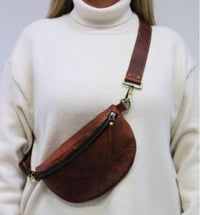 The Arc Crossbody Black #1337